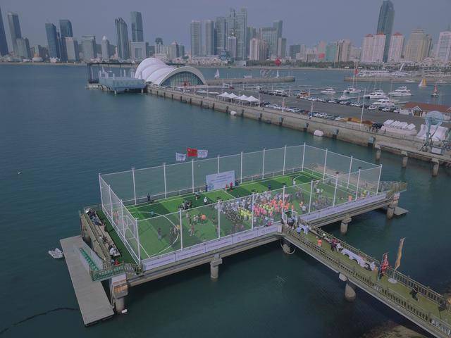 
青岛这座可以下海捡球的海上球场 背后有哪些故事？-BJL平台(图3)