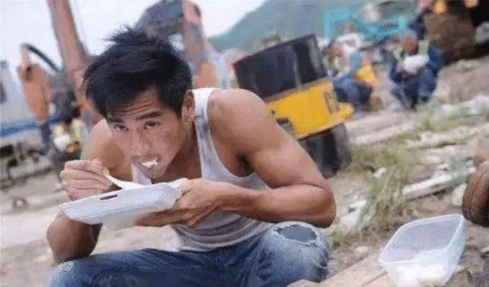 【BJL平台官网】
明星片场照片曝光：私底下他们竟是这个样子(图7)