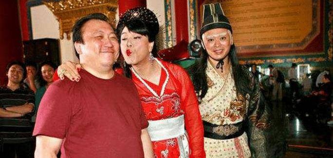 【BJL平台官网】
明星片场照片曝光：私底下他们竟是这个样子(图13)