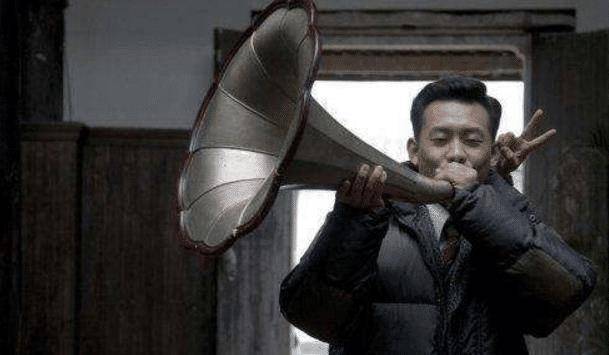 【BJL平台官网】
明星片场照片曝光：私底下他们竟是这个样子(图17)