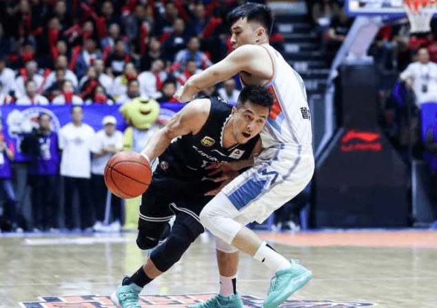 
中国男篮第一控卫郭艾伦 前女友晒照 身材颜值堪称完美-BJL平台(图3)