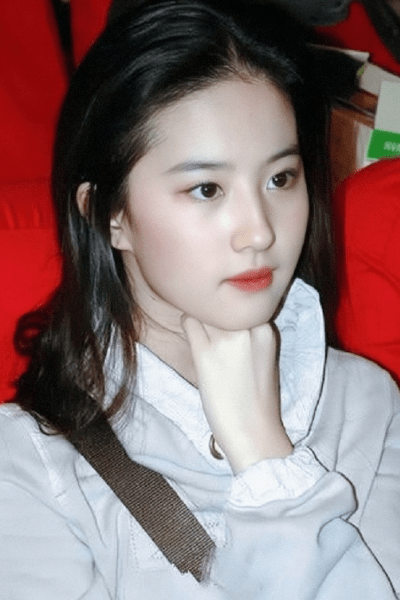 “BJL平台”
为什么女明星头发都浓密看不见发缝？刘亦菲是天生 鞠婧祎是心机(图6)