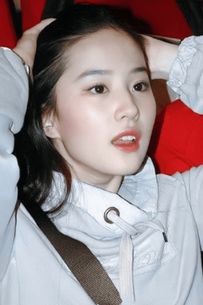 “BJL平台”
为什么女明星头发都浓密看不见发缝？刘亦菲是天生 鞠婧祎是心机(图8)